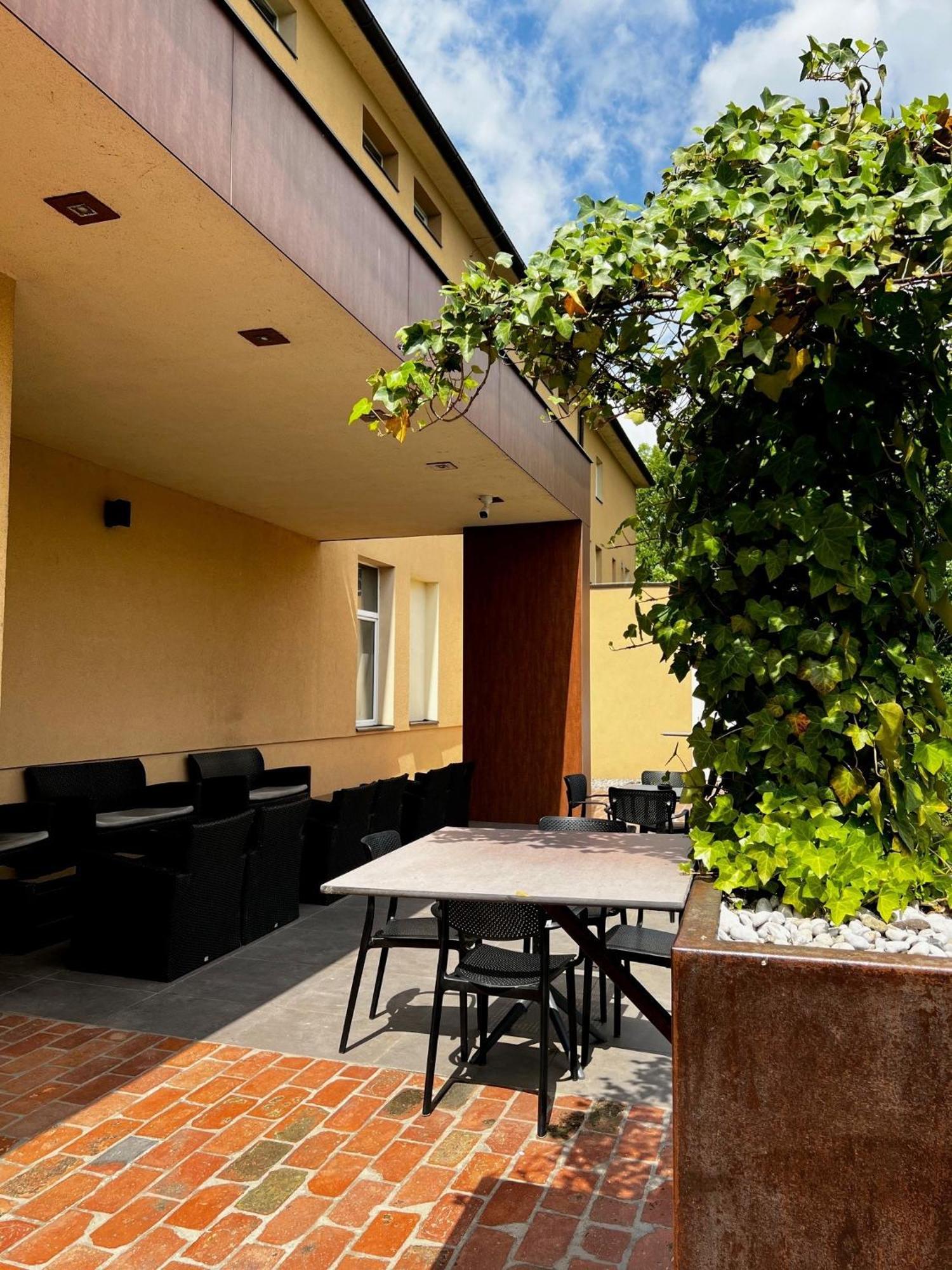 Ambient Hotel Domžale Zewnętrze zdjęcie